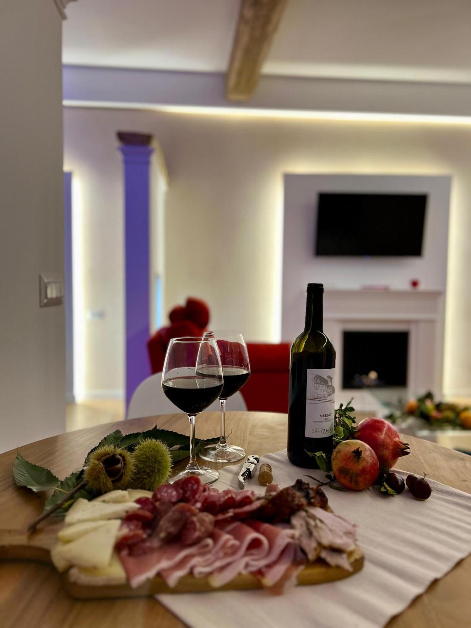 Elena'S Suite ซูตรี ภายนอก รูปภาพ