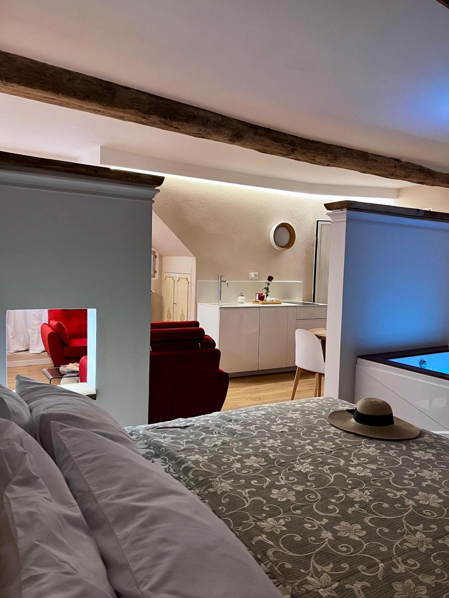 Elena'S Suite ซูตรี ภายนอก รูปภาพ